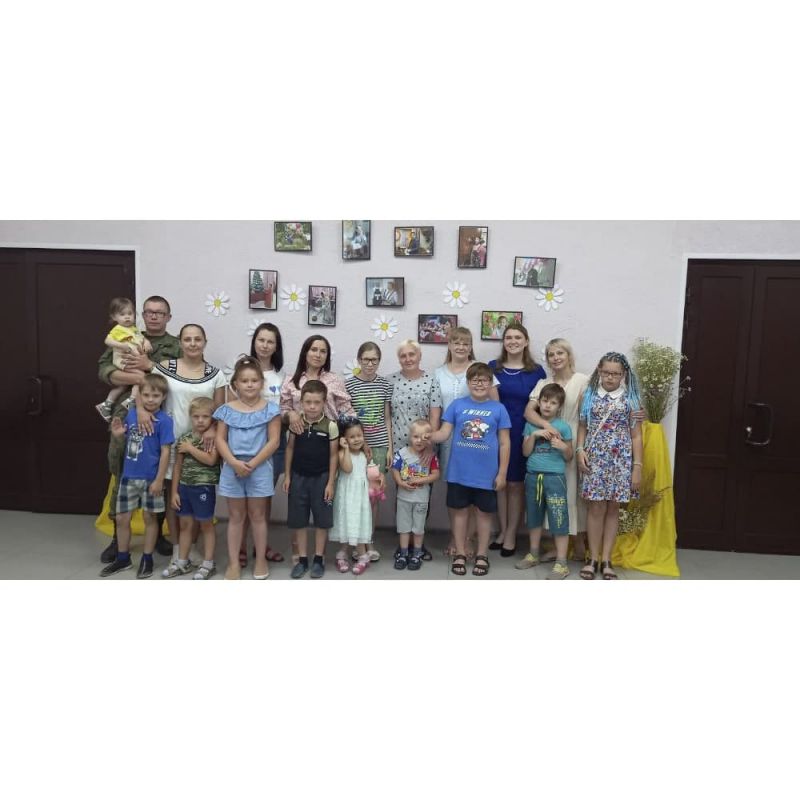 8 июня Россия отметила День семьи, любви и верности.